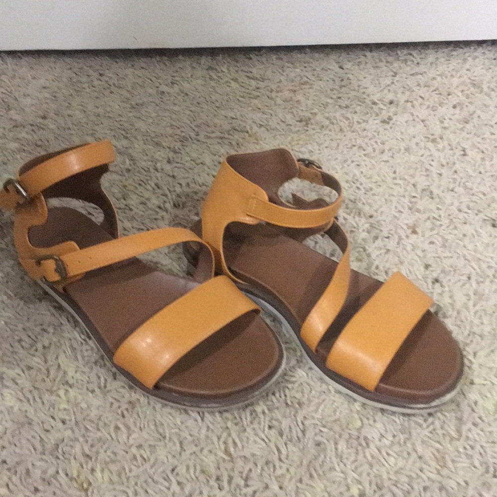 straped sandals